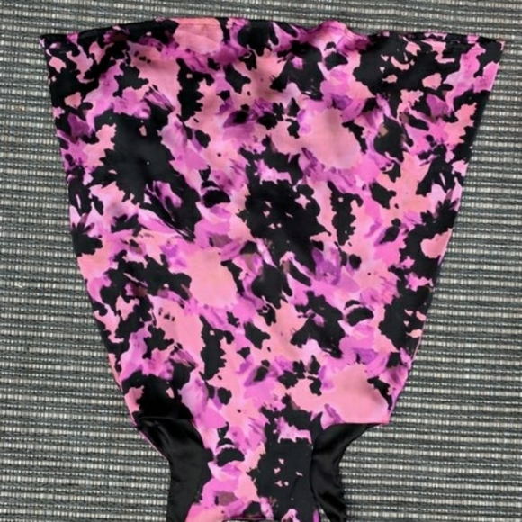 Polyester pink and black dress. - Picture 2 of 2